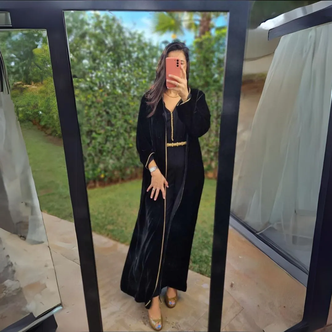 Elegant Amaj Black Velvet Kimono with Intricate Design – Perfect for Evening Wear
